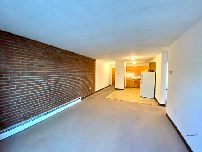 Building Photo - 88 Beacon St