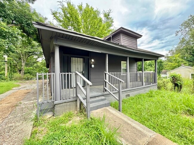 Building Photo - 1584 Rayburn St