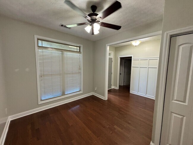 Foto del edificio - This Cute Home Is Everything You've Been Looking For! In A Quiet Subdivision With No Hoa