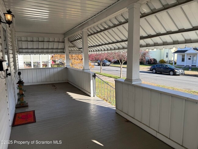 Building Photo - 301 Monument Ave