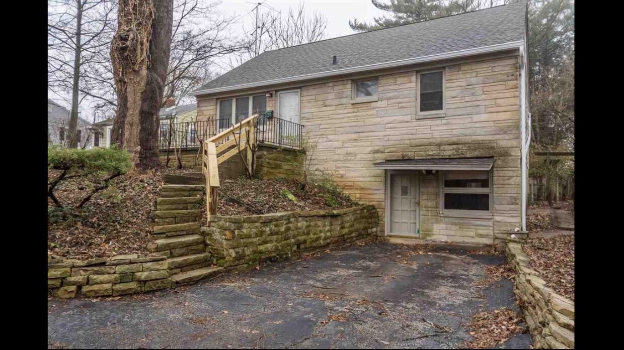Primary Photo - 510 S Eastside Dr