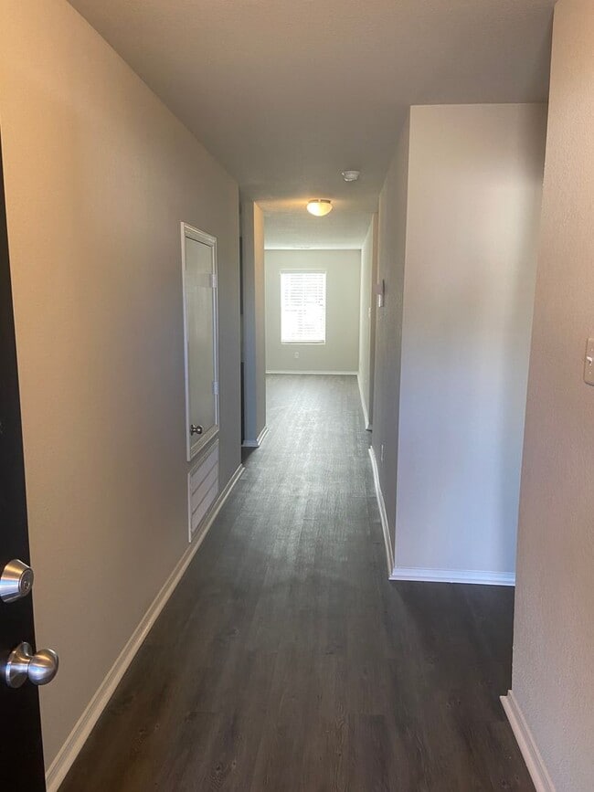 Building Photo - *Pre-Leasing* Three Bedroom | Two Bathroom...