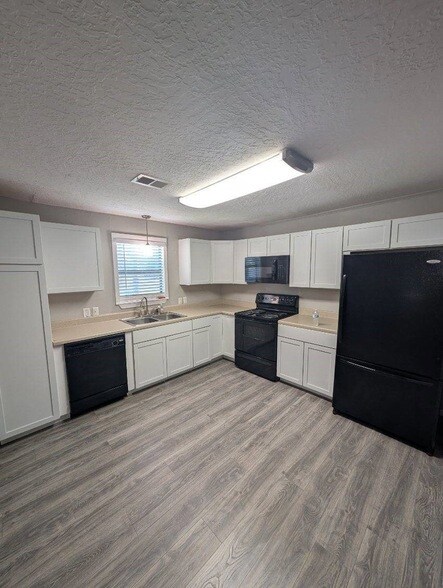 Building Photo - 3449 Bridgette Ln