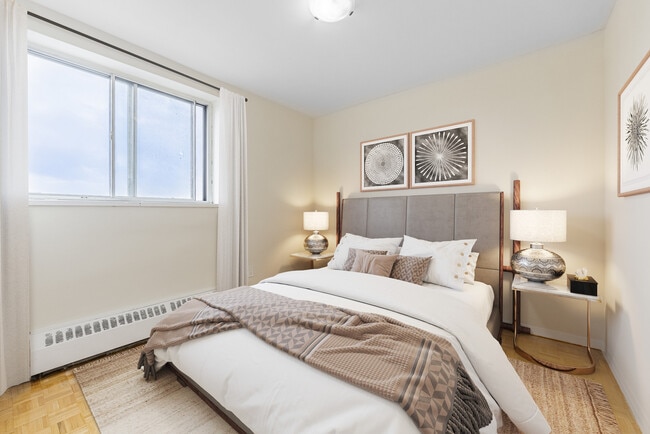 Photo du bâtiment - 110 McLaughlin Road North