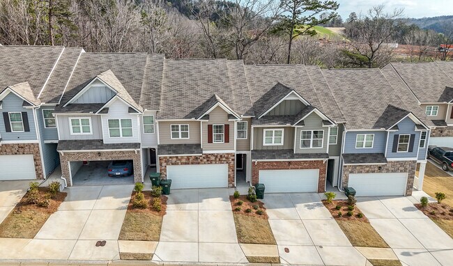 Foto del edificio - 503 Stoneybrook Dr