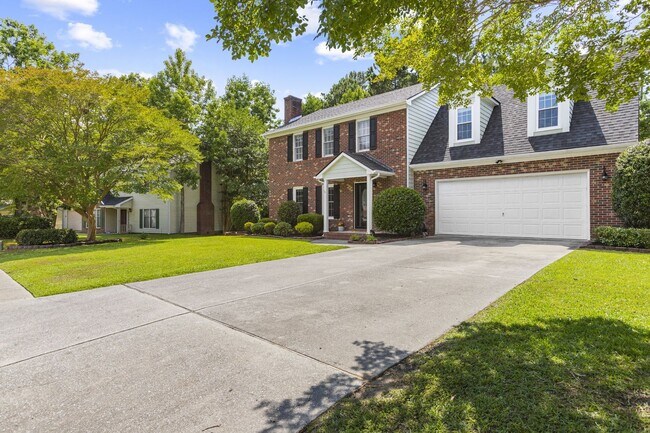 Foto del edificio - Inviting Jacksonville Home Near Shopping, Dining & Everyday Conveniences
