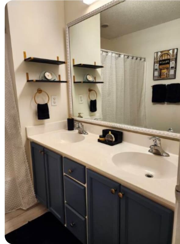 Foto del edificio - 458 Swanson Dr