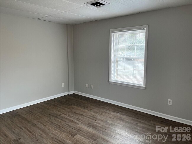 Foto del edificio - 350 N 6th St