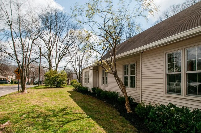 Building Photo - 126A 39th Ave