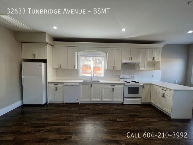 Photo du bâtiment - Bright Above Ground Suite