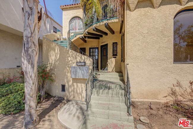 Foto del edificio - 4427 Finley Ave