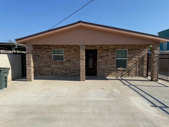 Foto del edificio - 2210 Blaine St