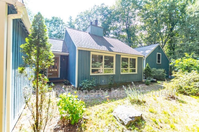 Building Photo - 43 Hitching Post Ln