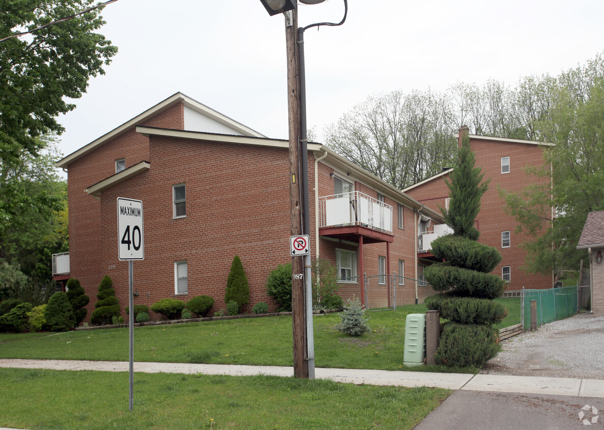 Building Photo - 379 Amelia St