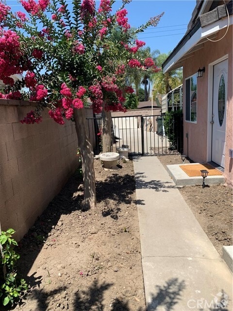 Building Photo - 809 S Cajon Ave