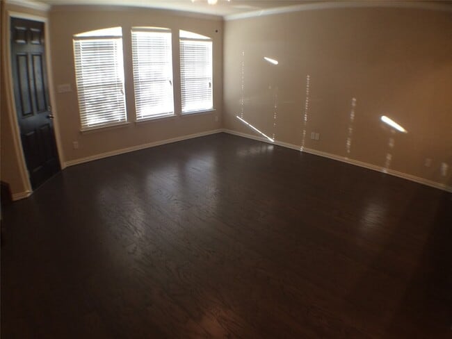 Building Photo - 935 Shelby Ln