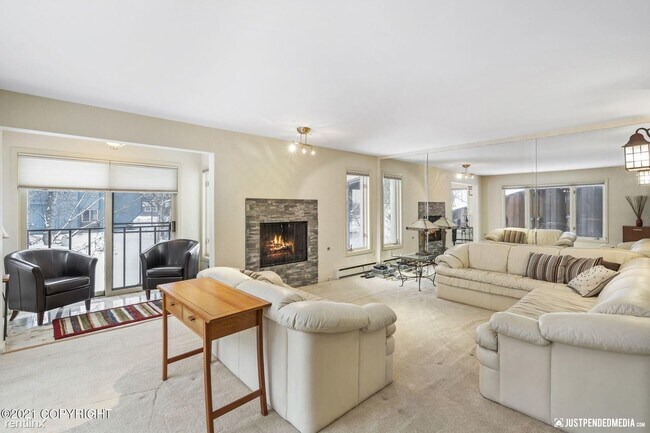 Building Photo - 1 br, 1 bath Condo - 333 M St Apt 211