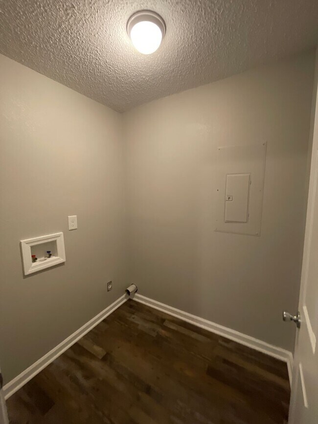 Foto del edificio - Duplex For Rent