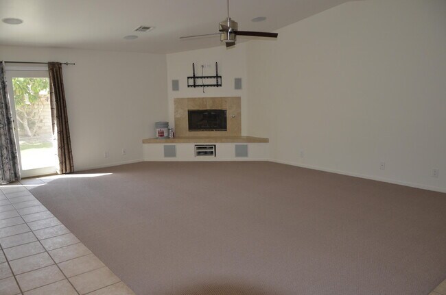 Foto del edificio - 42111 Sandy Bay Rd
