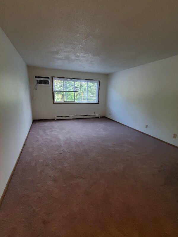 Building Photo - 1247 Century Ave N