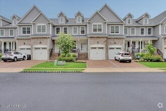 Building Photo - 25 Gonzalez Dr