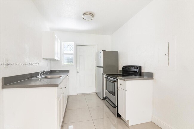 Foto del edificio - 9770 E Bay Harbor Dr