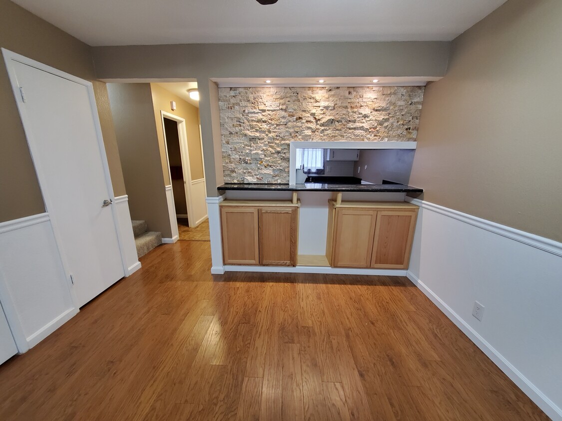 100 Cleaveland Rd, Pleasant Hill, CA 94523 Condo for Rent in Pleasant