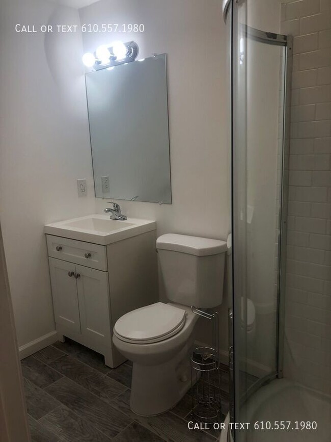 Building Photo - Recently renovated Studio Apartment on Mai...