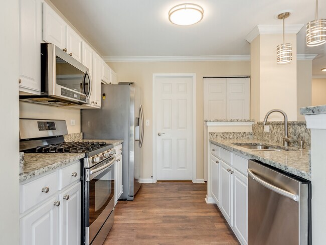 Foto del edificio - 2494 Stoughton Cir