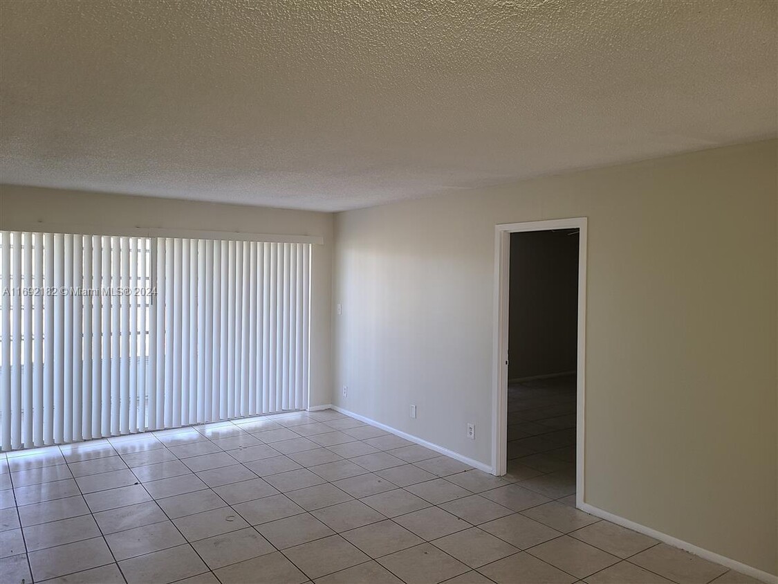 Primary Photo - 8411 Lagos de Campo Blvd