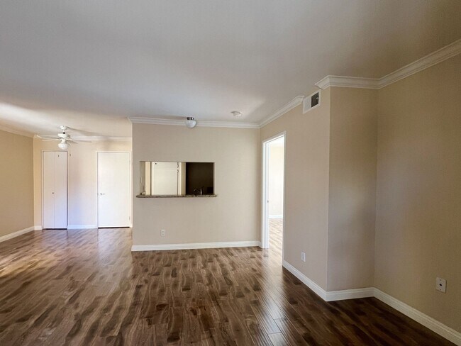 Foto del edificio - 10655 Lemon Ave