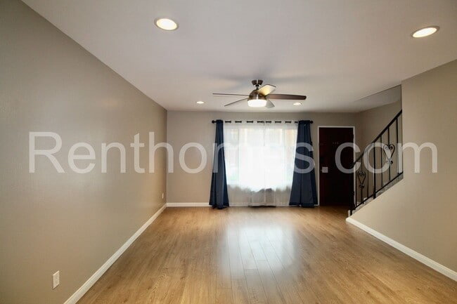 Building Photo - 9405 Gold Coast Dr
