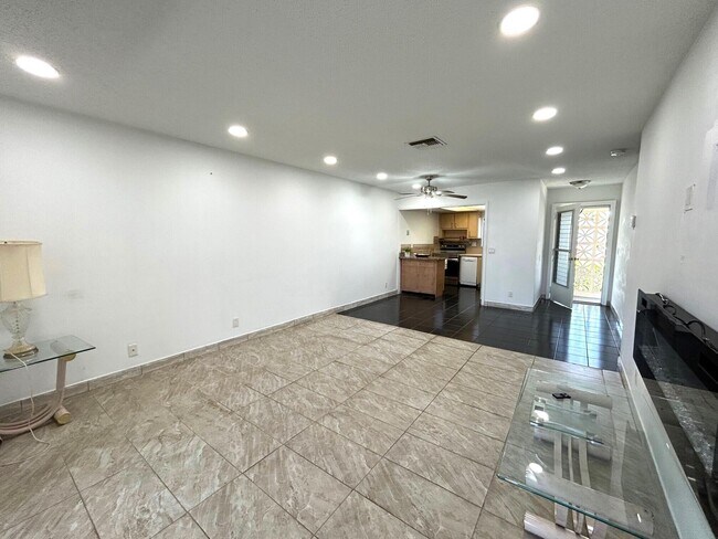 Foto del edificio - 2522 Emory Dr E