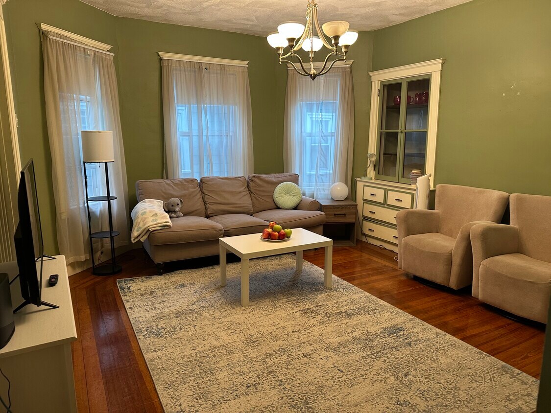 Foto principal - 96 Pearson Rd