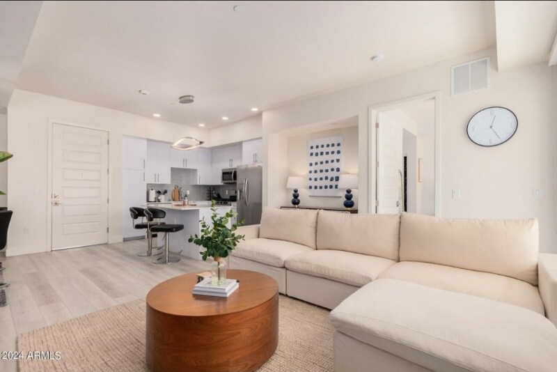 Foto principal - 7300 E Earll Dr