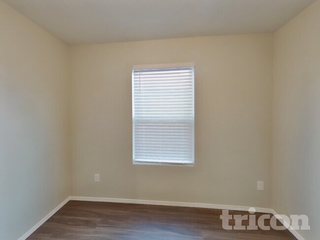 Foto del edificio - 5632 McClelland St