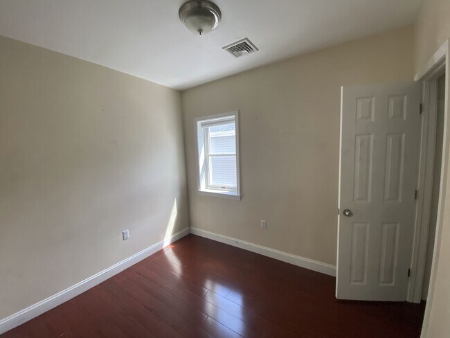 Foto del edificio - 191 Everett St