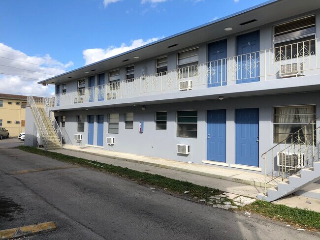 Foto del edificio - 1135 W 28th St