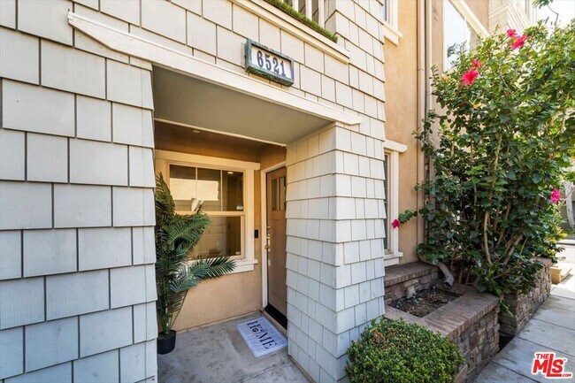 Foto del edificio - 6521 La Mirada Ave