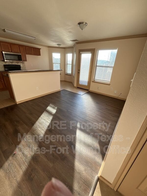 Building Photo - 509 Mast Ct