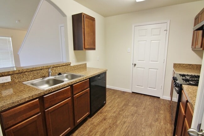 Building Photo - 5903 Santa Cecilia Ln