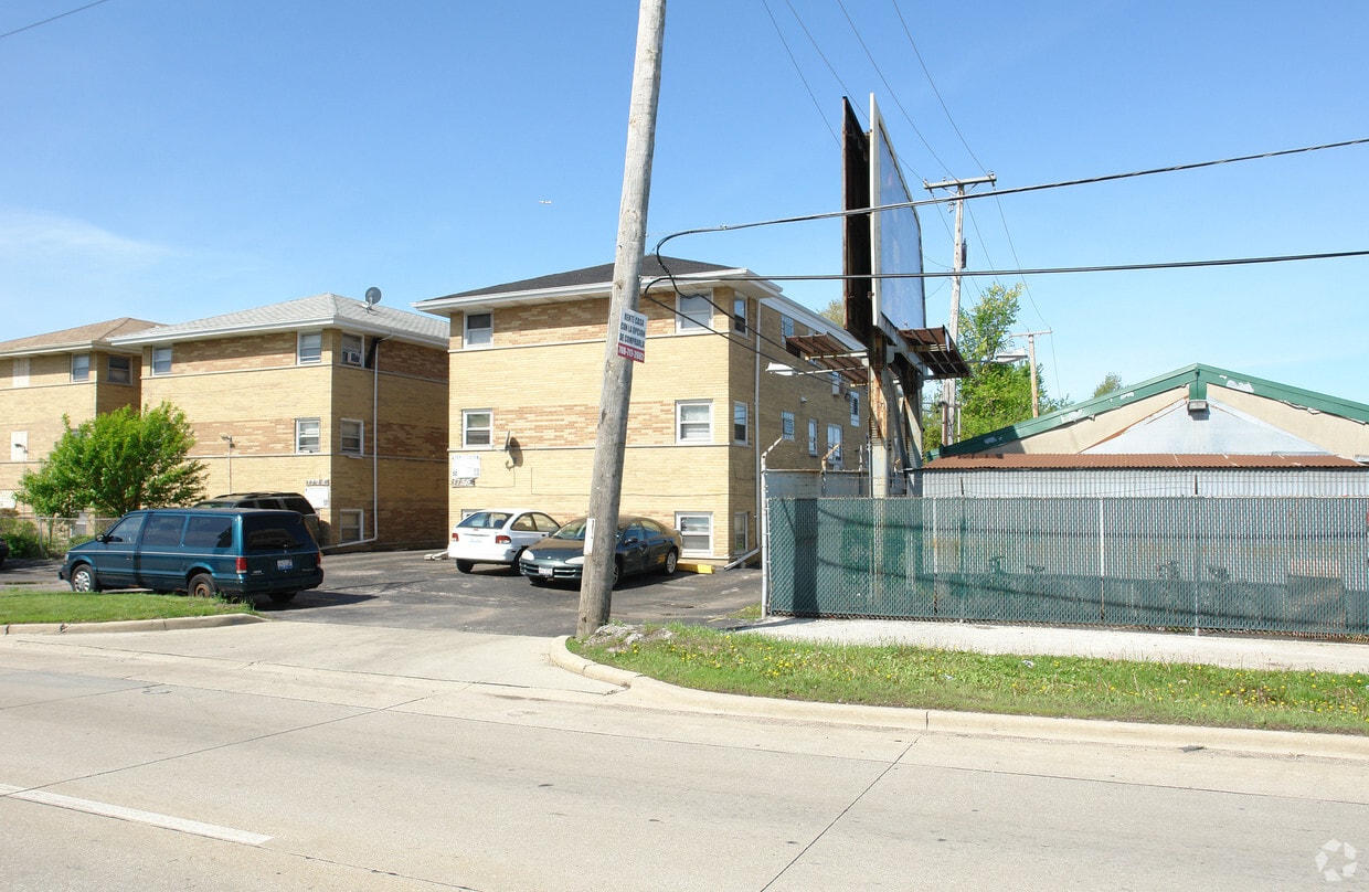 1730 N 1st Ave, Melrose Park, IL 60160 Apartments in Melrose Park, IL