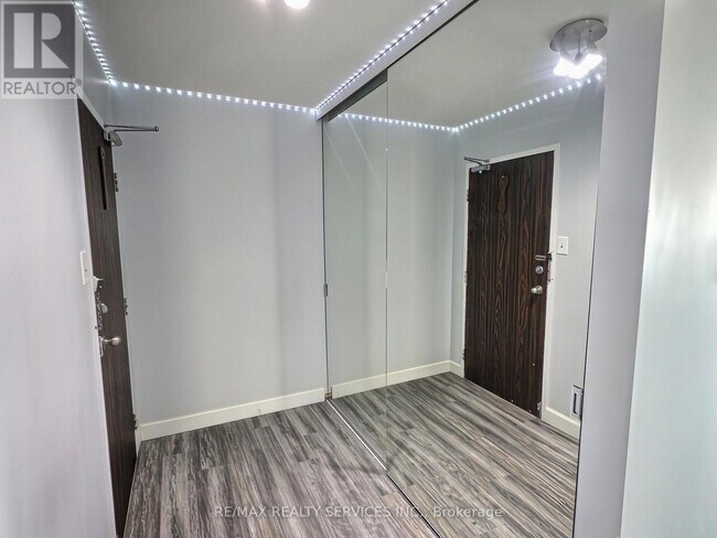 Building Photo - 18 Knightsbridge Rd