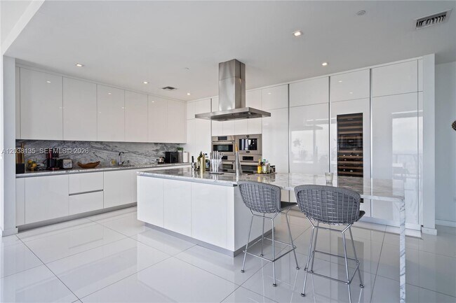Foto del edificio - 88 SW 7th St