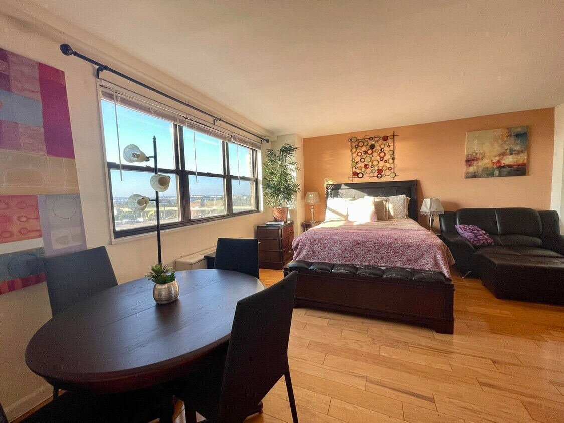 Foto principal - 1225 John F. Kennedy Blvd