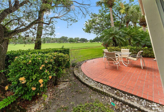 Foto del edificio - 12902 Touchstone Pl