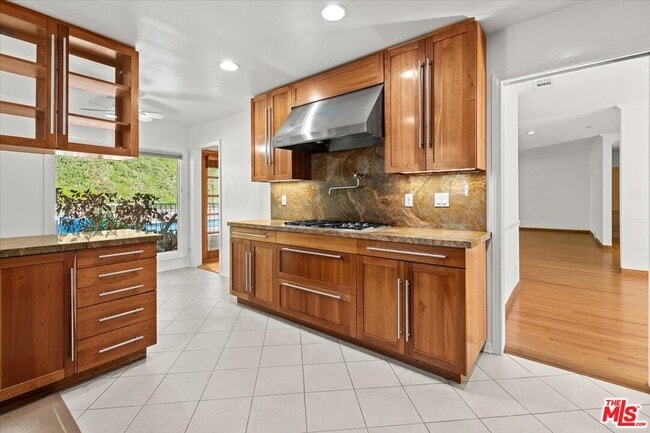 Foto del edificio - 13521 Bayliss Rd