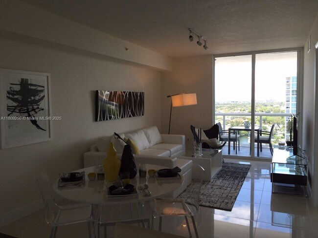 Foto del edificio - 1871 NW S River Dr