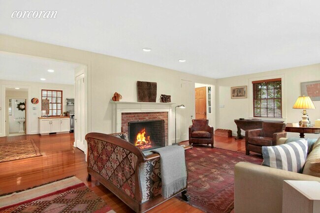 Foto del edificio - 93 Barnes Hole Rd
