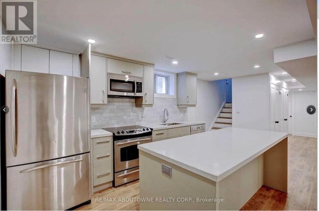 Building Photo - 136 Westside Dr